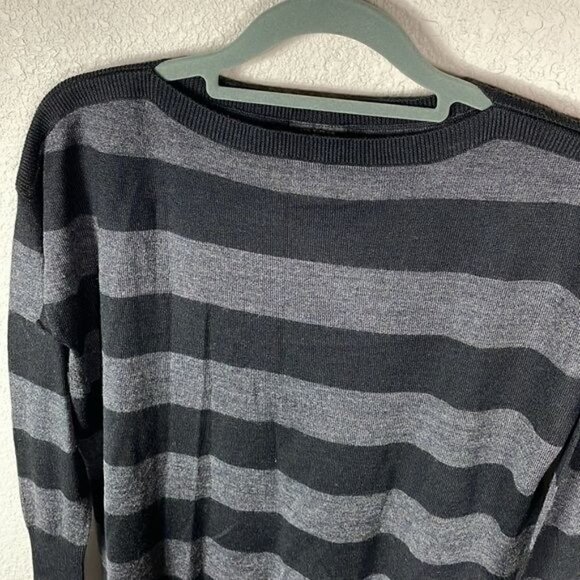 Ann Taylor Factory Asymmetric Hem Striped Lightweight Sweater Black Gray Sz XS - Picture 3 of 8